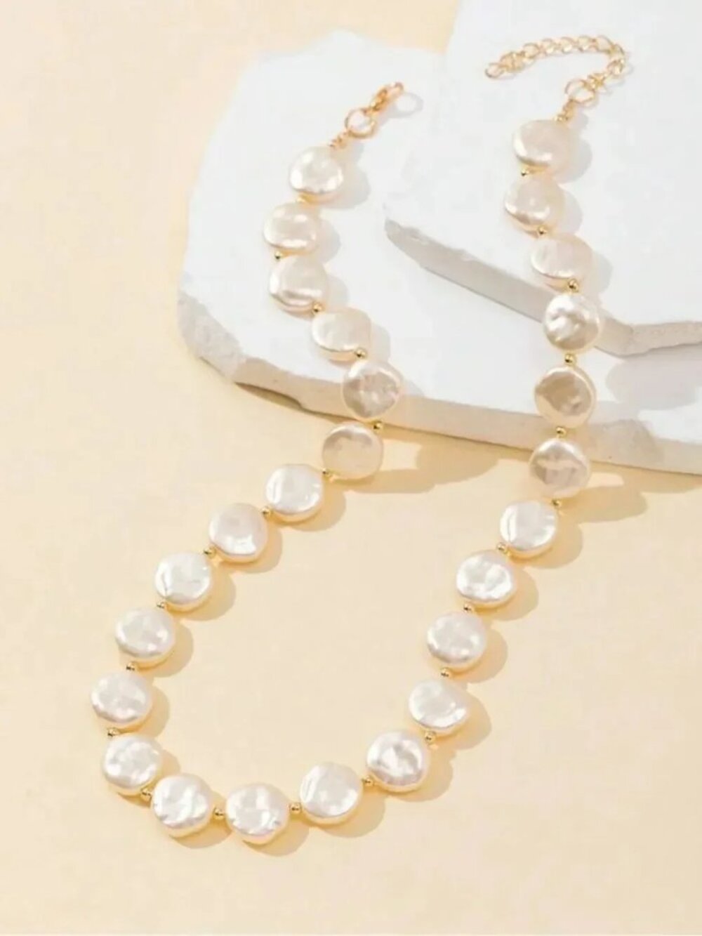 Faux Pearl Disc Necklace R791